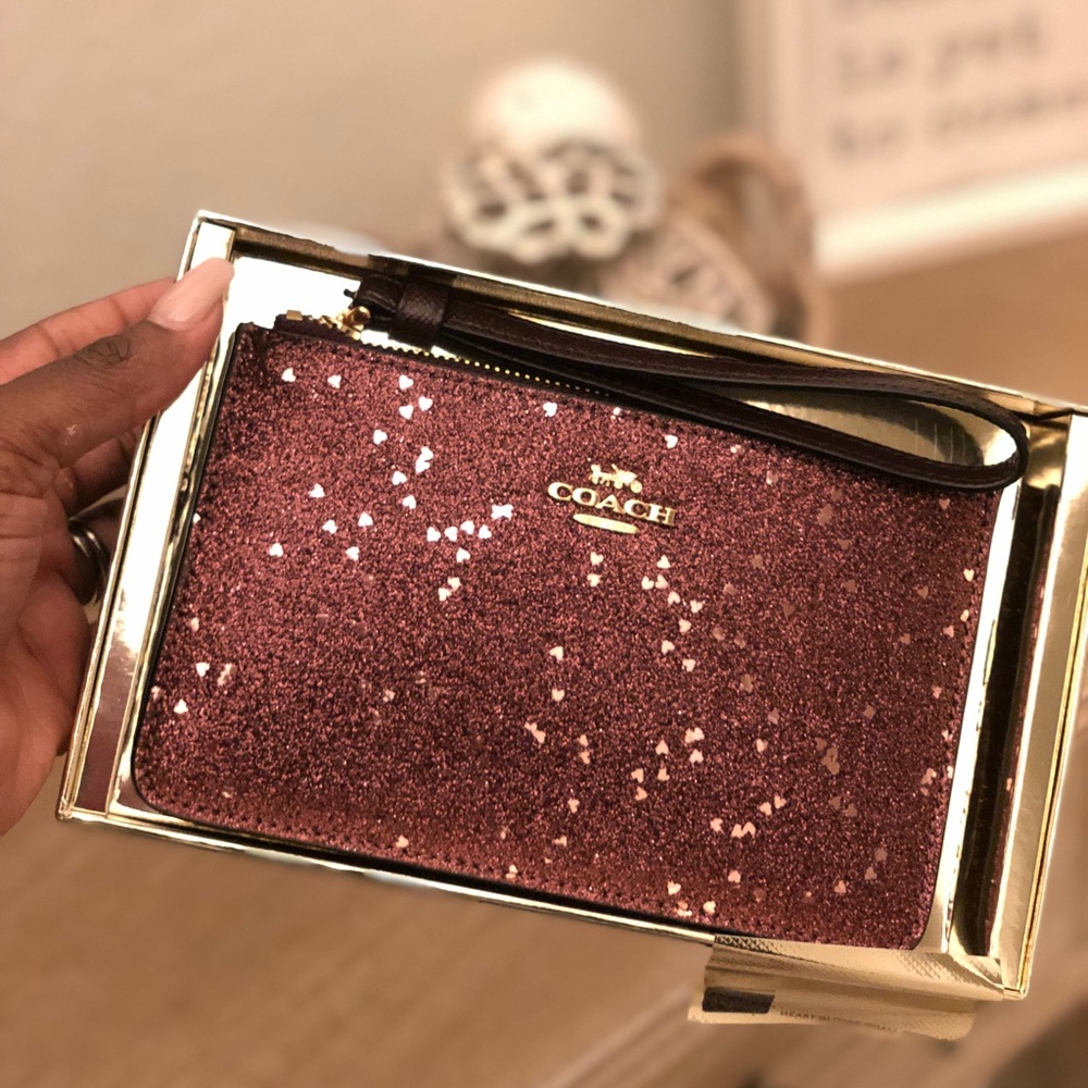 💕NWT Cute Pink 💕 Glitter Collection Wristlet!